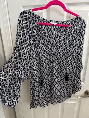 crown & ivy Navy and White Geometric Peasant Top